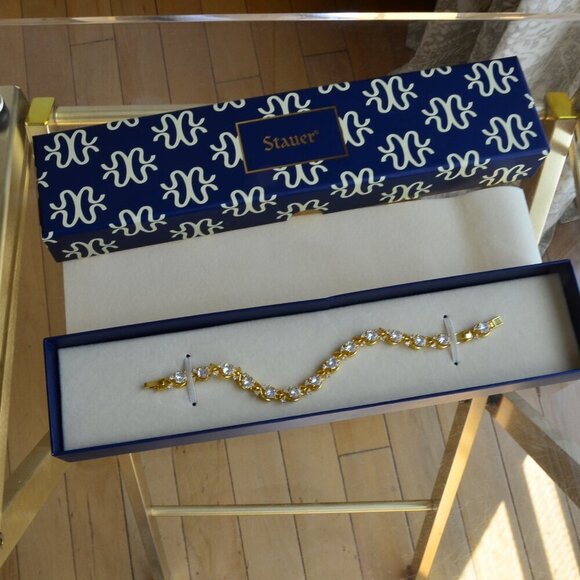 Stauer Two Hearts Tennis Bracelet - Picture 2 of 11